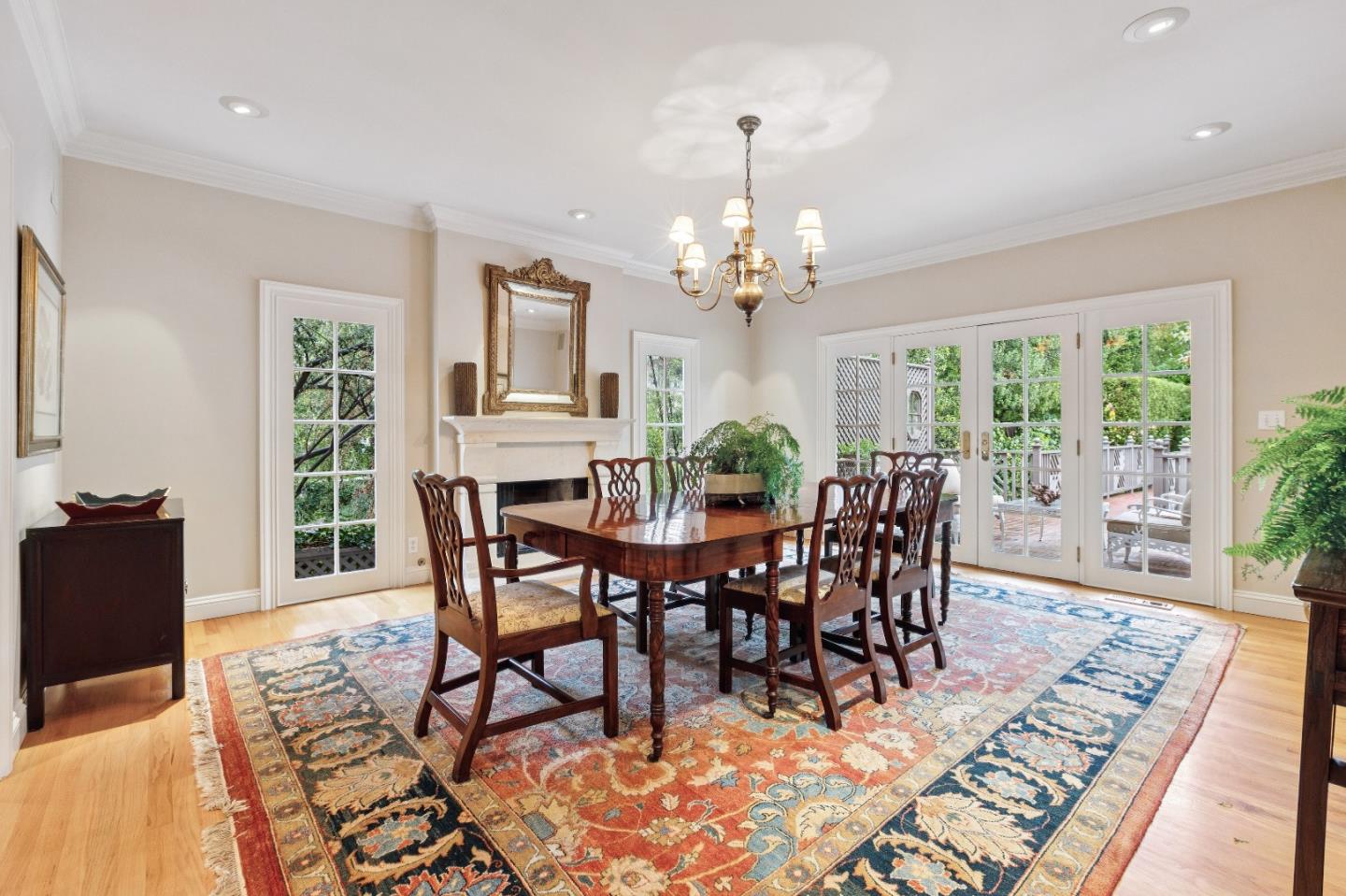 Detail Gallery Image 11 of 34 For 106 Pepper Ave, Burlingame,  CA 94010 - 3 Beds | 3 Baths