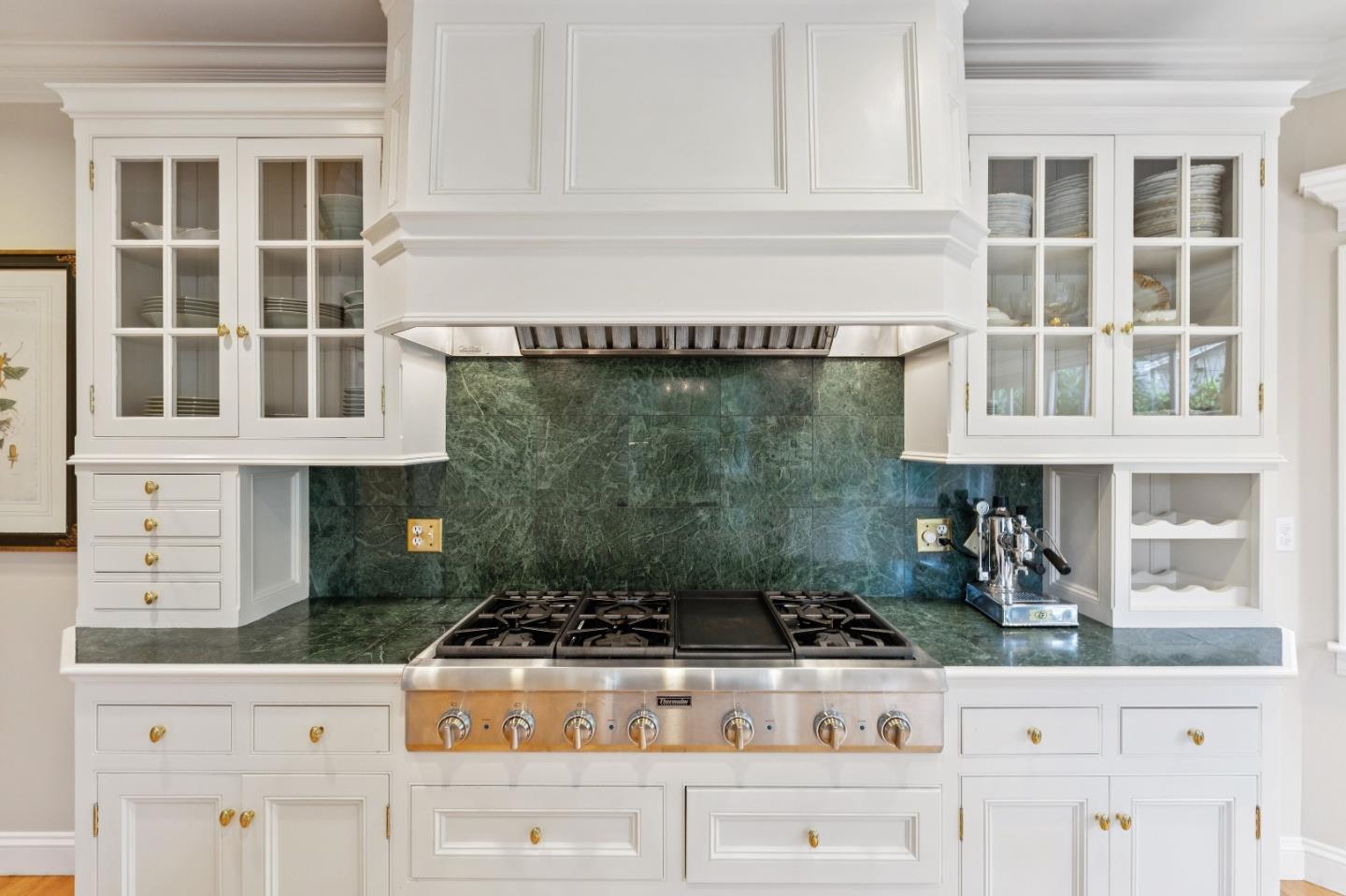 Detail Gallery Image 13 of 34 For 106 Pepper Ave, Burlingame,  CA 94010 - 3 Beds | 3 Baths