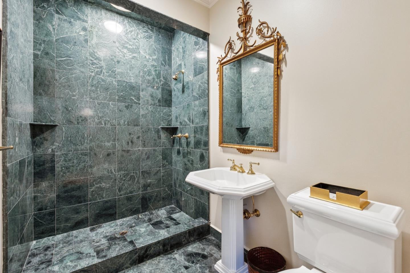 Detail Gallery Image 19 of 34 For 106 Pepper Ave, Burlingame,  CA 94010 - 3 Beds | 3 Baths