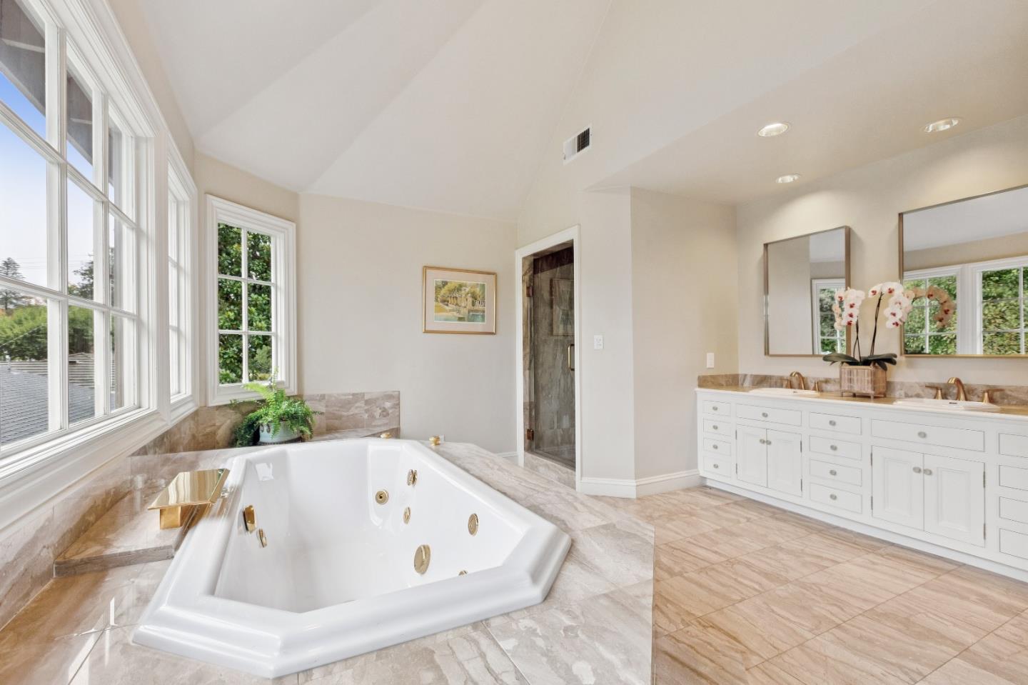 Detail Gallery Image 24 of 34 For 106 Pepper Ave, Burlingame,  CA 94010 - 3 Beds | 3 Baths