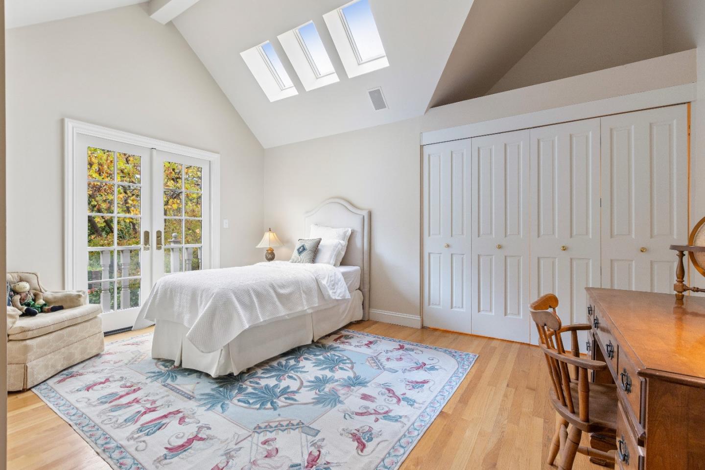 Detail Gallery Image 28 of 34 For 106 Pepper Ave, Burlingame,  CA 94010 - 3 Beds | 3 Baths