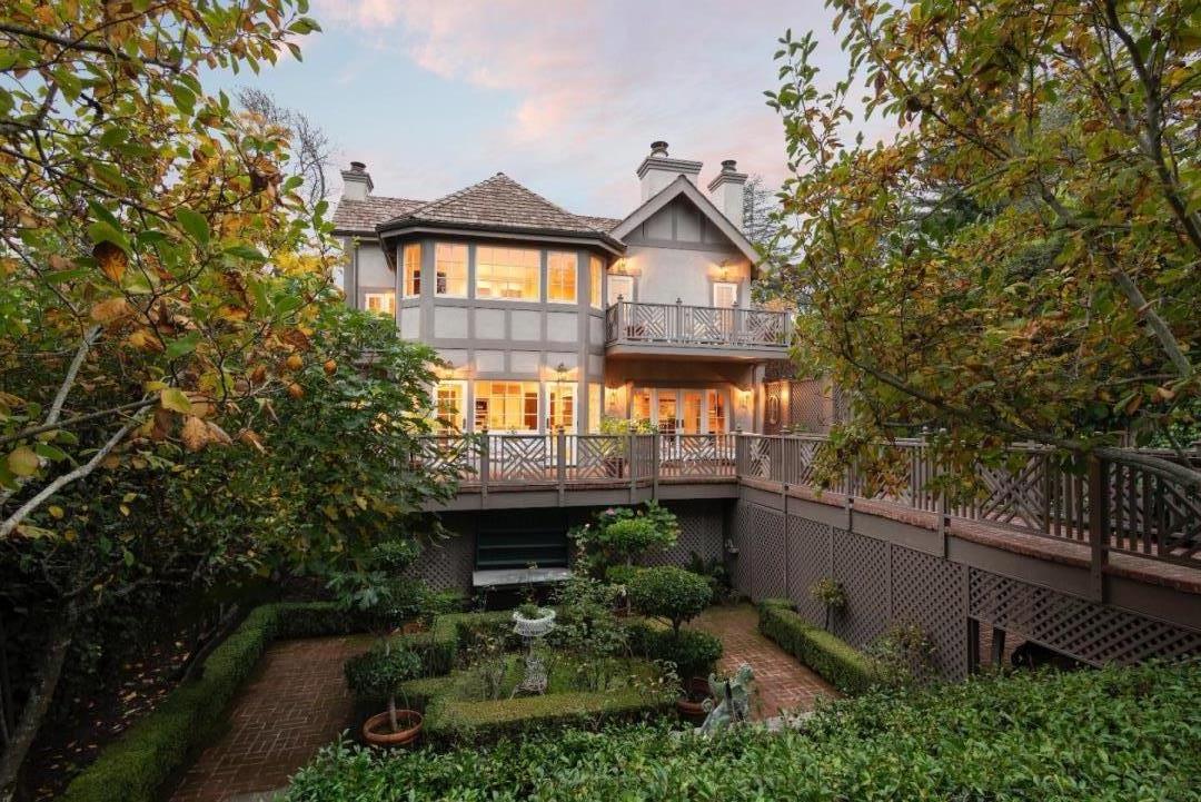 Detail Gallery Image 31 of 34 For 106 Pepper Ave, Burlingame,  CA 94010 - 3 Beds | 3 Baths