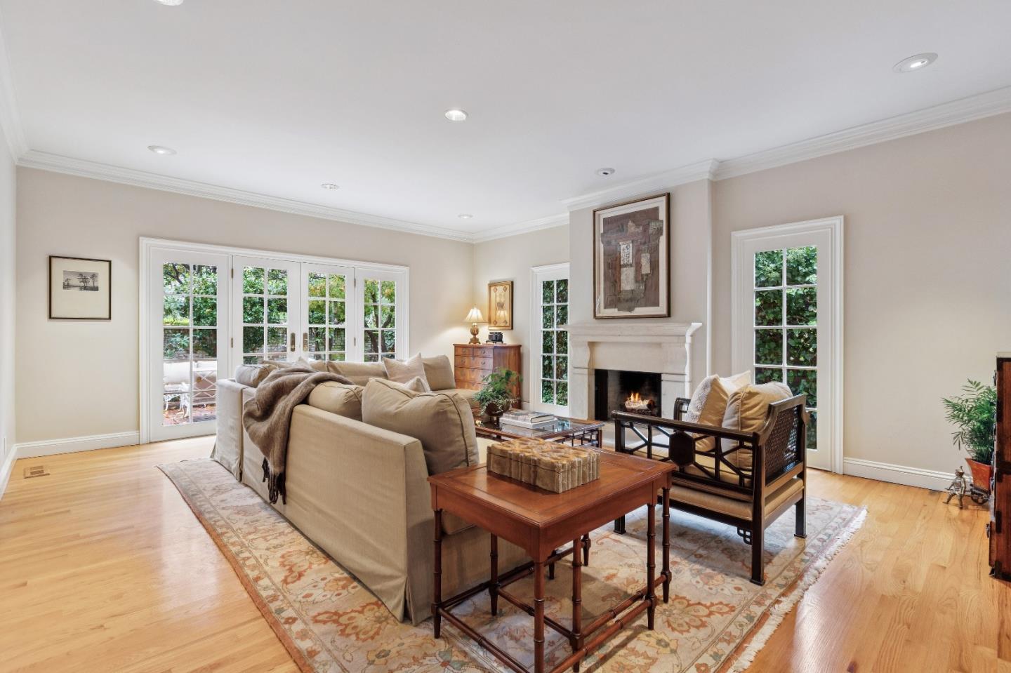 Detail Gallery Image 8 of 34 For 106 Pepper Ave, Burlingame,  CA 94010 - 3 Beds | 3 Baths