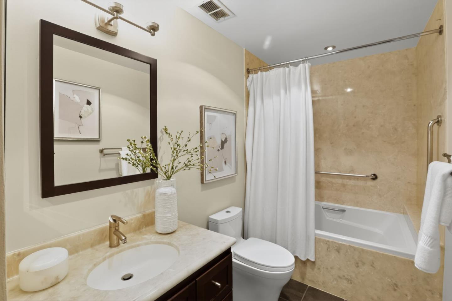 Detail Gallery Image 19 of 30 For 1590 East Lake Dr, San Jose,  CA 95126 - 2 Beds | 2 Baths