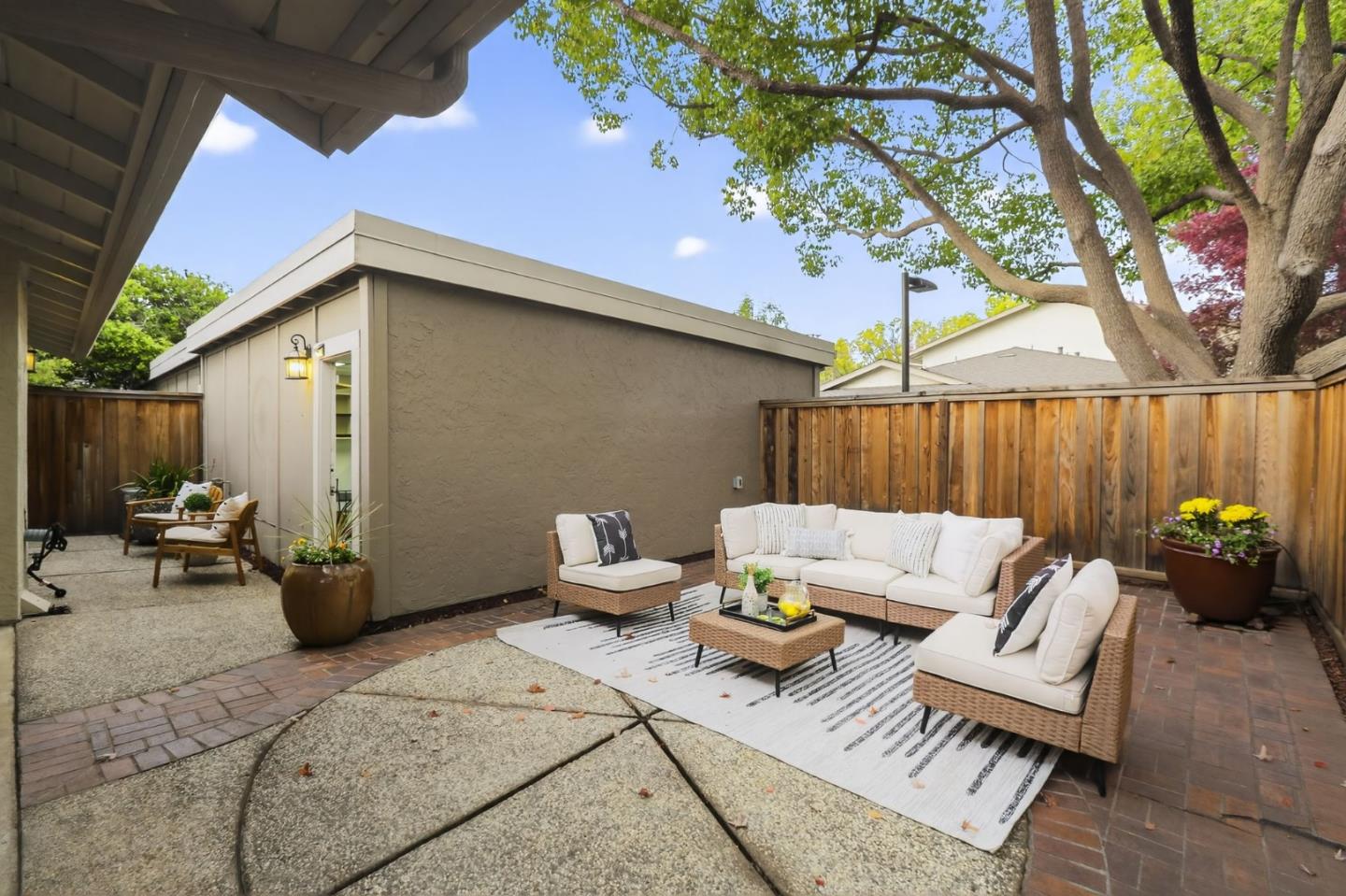 Detail Gallery Image 22 of 30 For 1590 East Lake Dr, San Jose,  CA 95126 - 2 Beds | 2 Baths