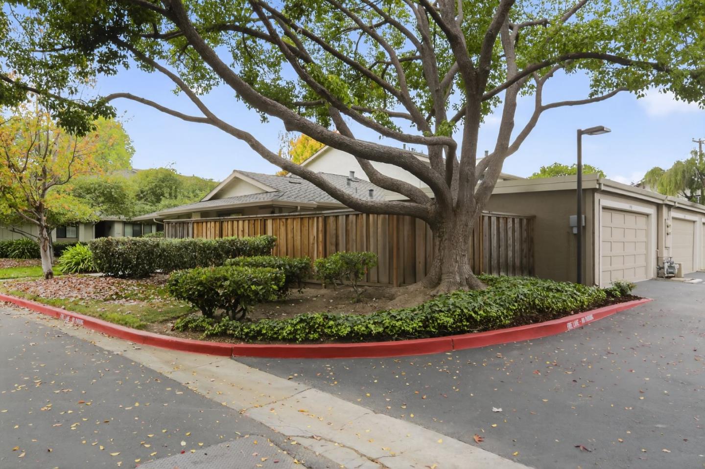 Detail Gallery Image 25 of 30 For 1590 East Lake Dr, San Jose,  CA 95126 - 2 Beds | 2 Baths