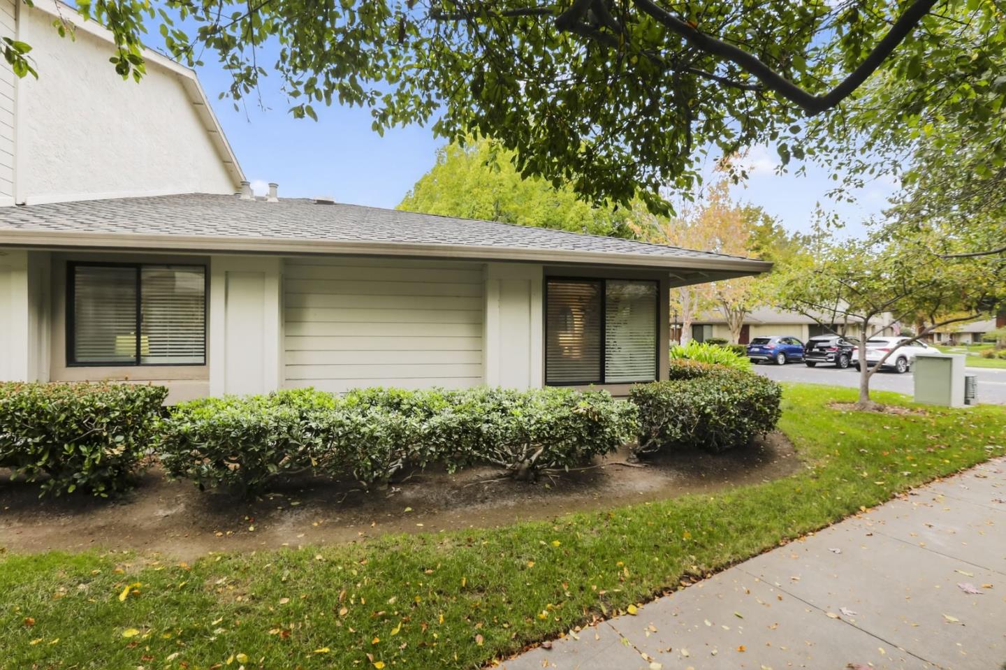 Detail Gallery Image 27 of 30 For 1590 East Lake Dr, San Jose,  CA 95126 - 2 Beds | 2 Baths