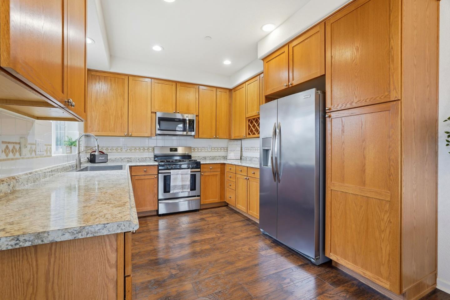 Detail Gallery Image 10 of 48 For 568 Altino Blvd, San Jose,  CA 95136 - 2 Beds | 2 Baths