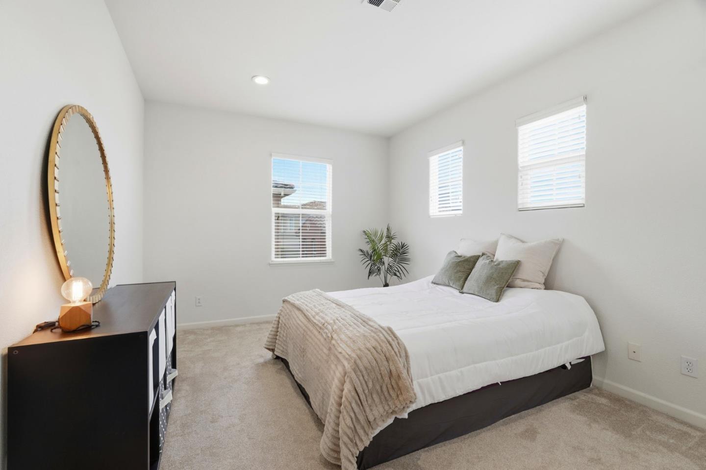 Detail Gallery Image 17 of 48 For 568 Altino Blvd, San Jose,  CA 95136 - 2 Beds | 2 Baths