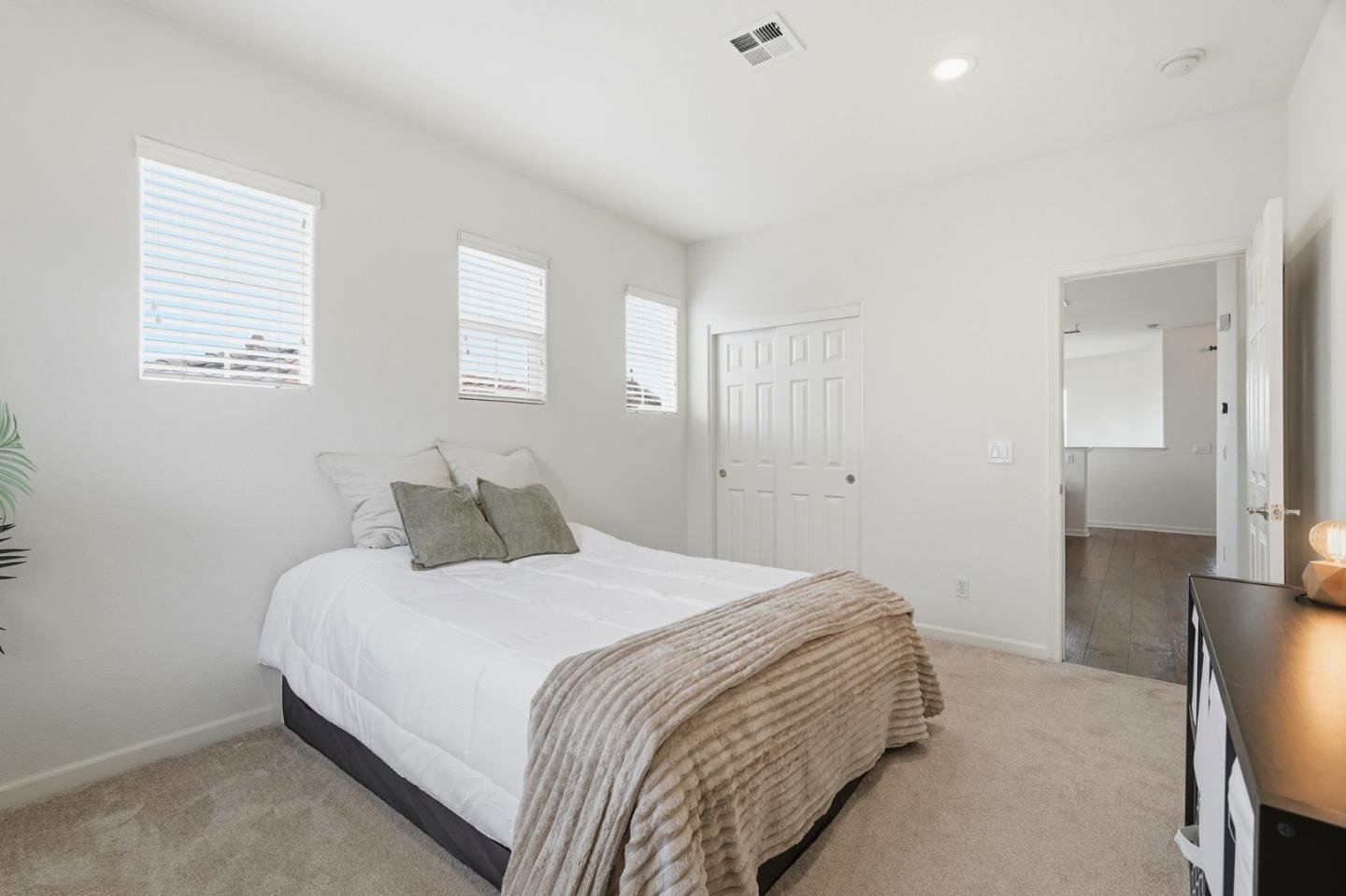 Detail Gallery Image 19 of 48 For 568 Altino Blvd, San Jose,  CA 95136 - 2 Beds | 2 Baths