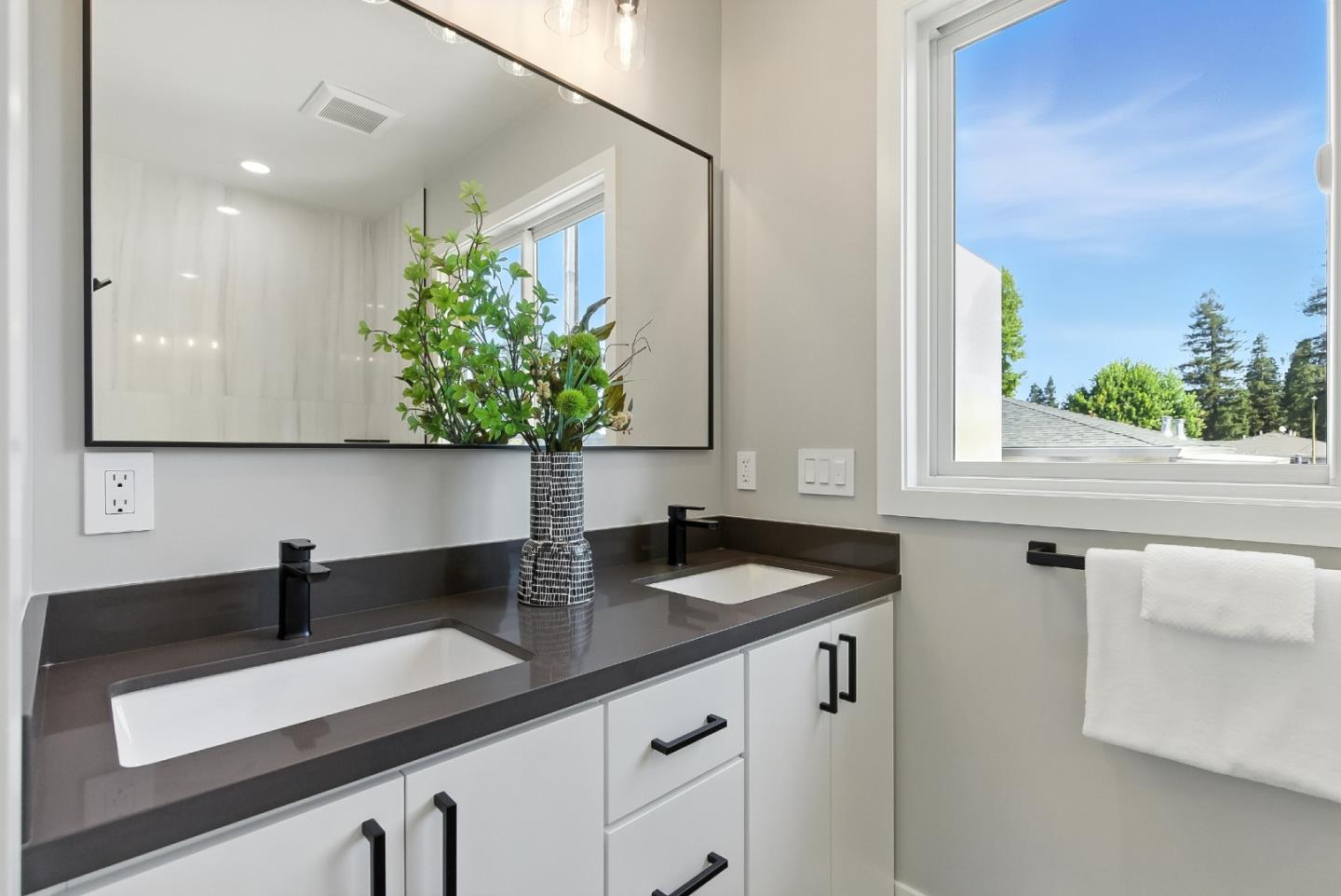 Detail Gallery Image 9 of 33 For 523 Union Ave, Campbell,  CA 95008 - 4 Beds | 4/1 Baths