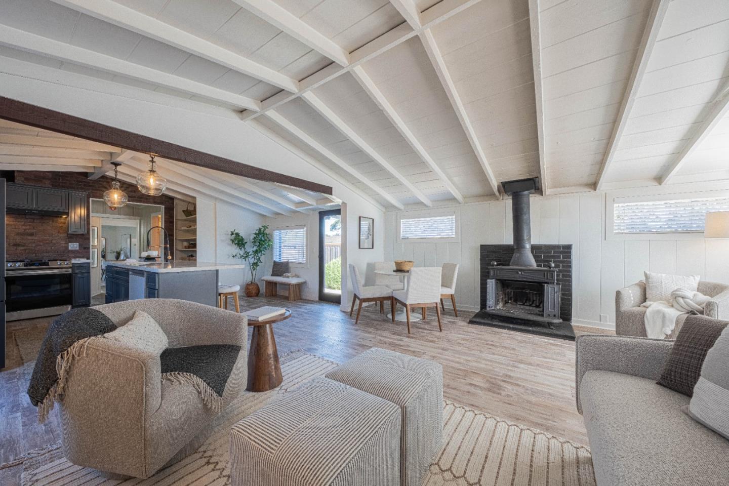 Detail Gallery Image 10 of 39 For 345 Sequoia Ave, Monterey,  CA 93940 - 2 Beds | 2 Baths