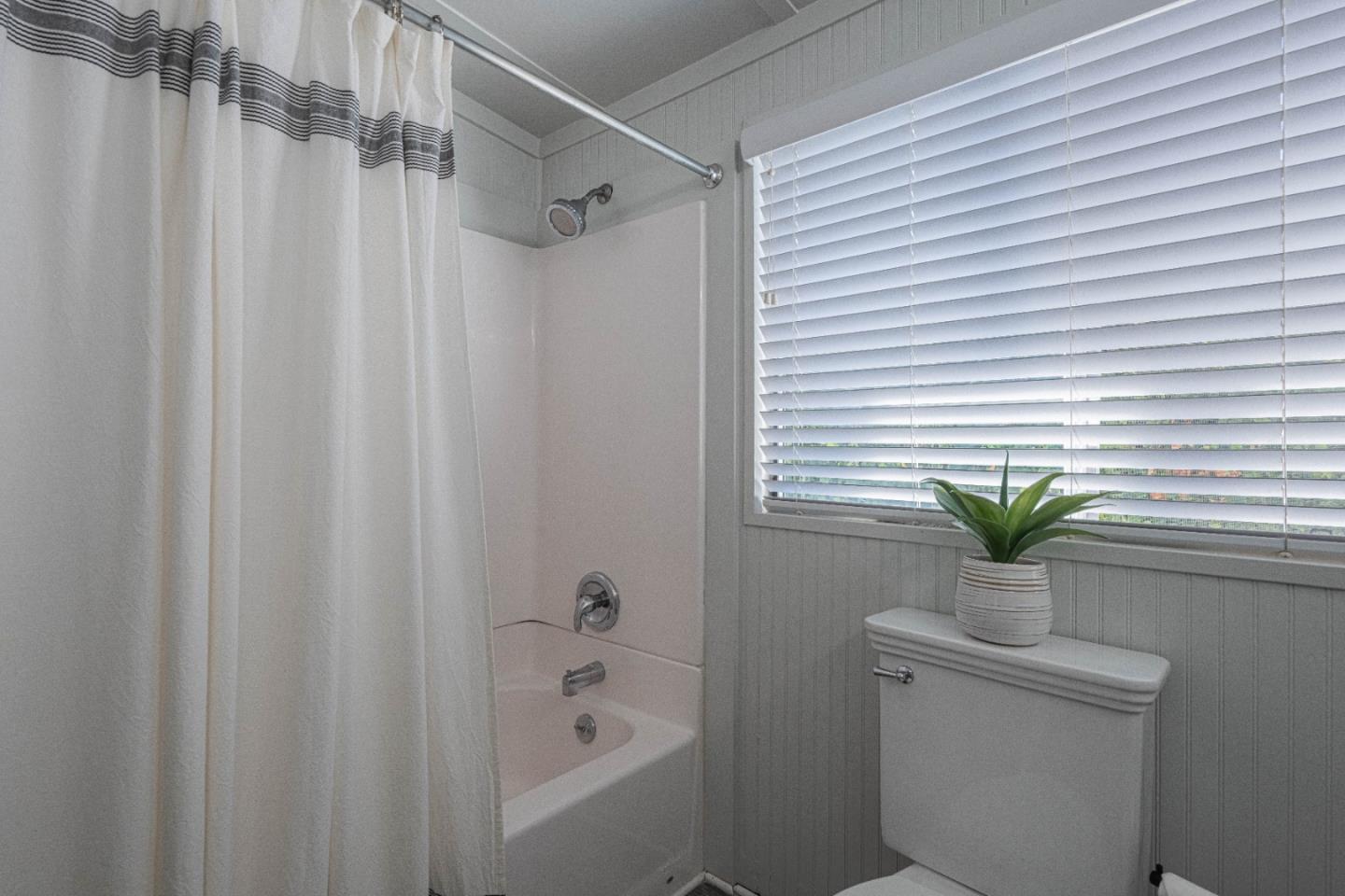 Detail Gallery Image 33 of 39 For 345 Sequoia Ave, Monterey,  CA 93940 - 2 Beds | 2 Baths
