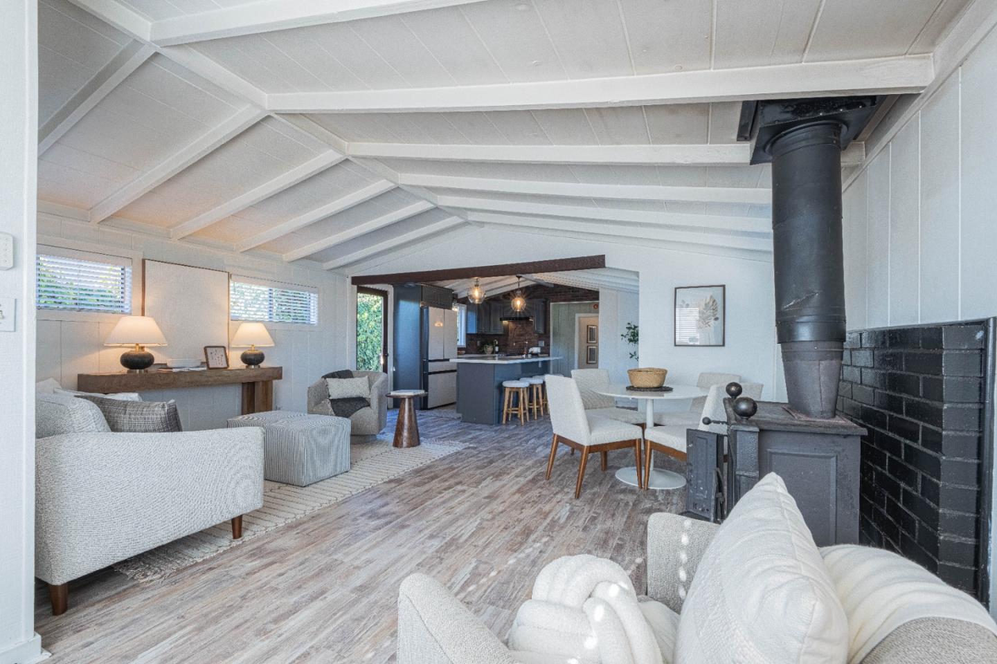 Detail Gallery Image 8 of 39 For 345 Sequoia Ave, Monterey,  CA 93940 - 2 Beds | 2 Baths