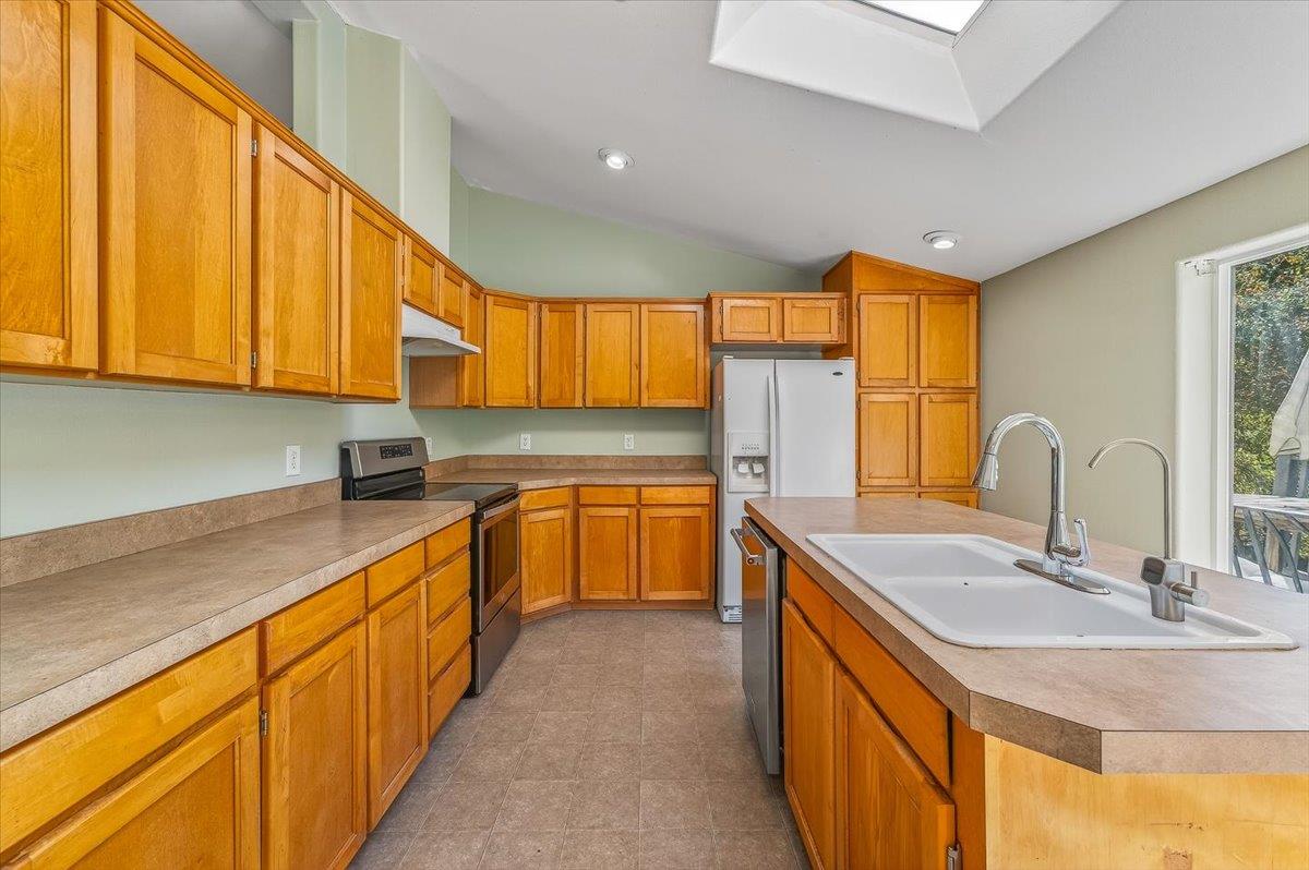 Detail Gallery Image 10 of 58 For 21444 Parrott Ranch Rd, Carmel Valley,  CA 93924 - 3 Beds | 2 Baths