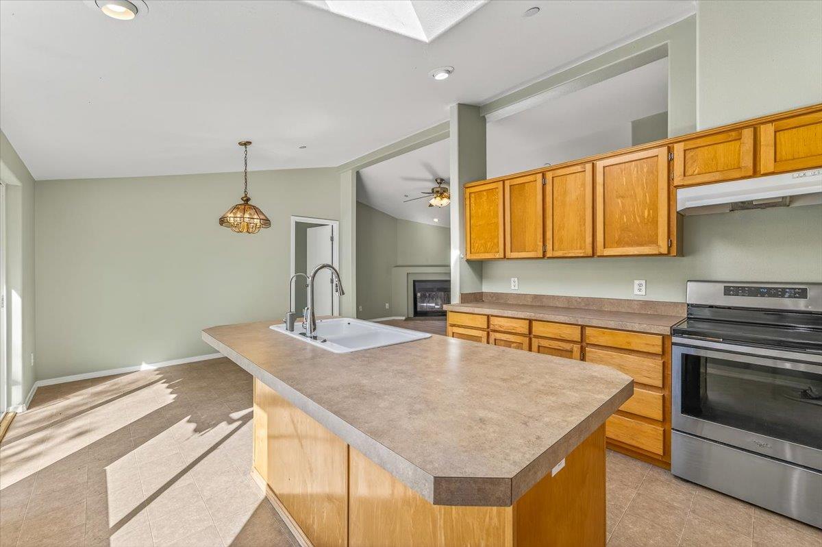 Detail Gallery Image 12 of 58 For 21444 Parrott Ranch Rd, Carmel Valley,  CA 93924 - 3 Beds | 2 Baths