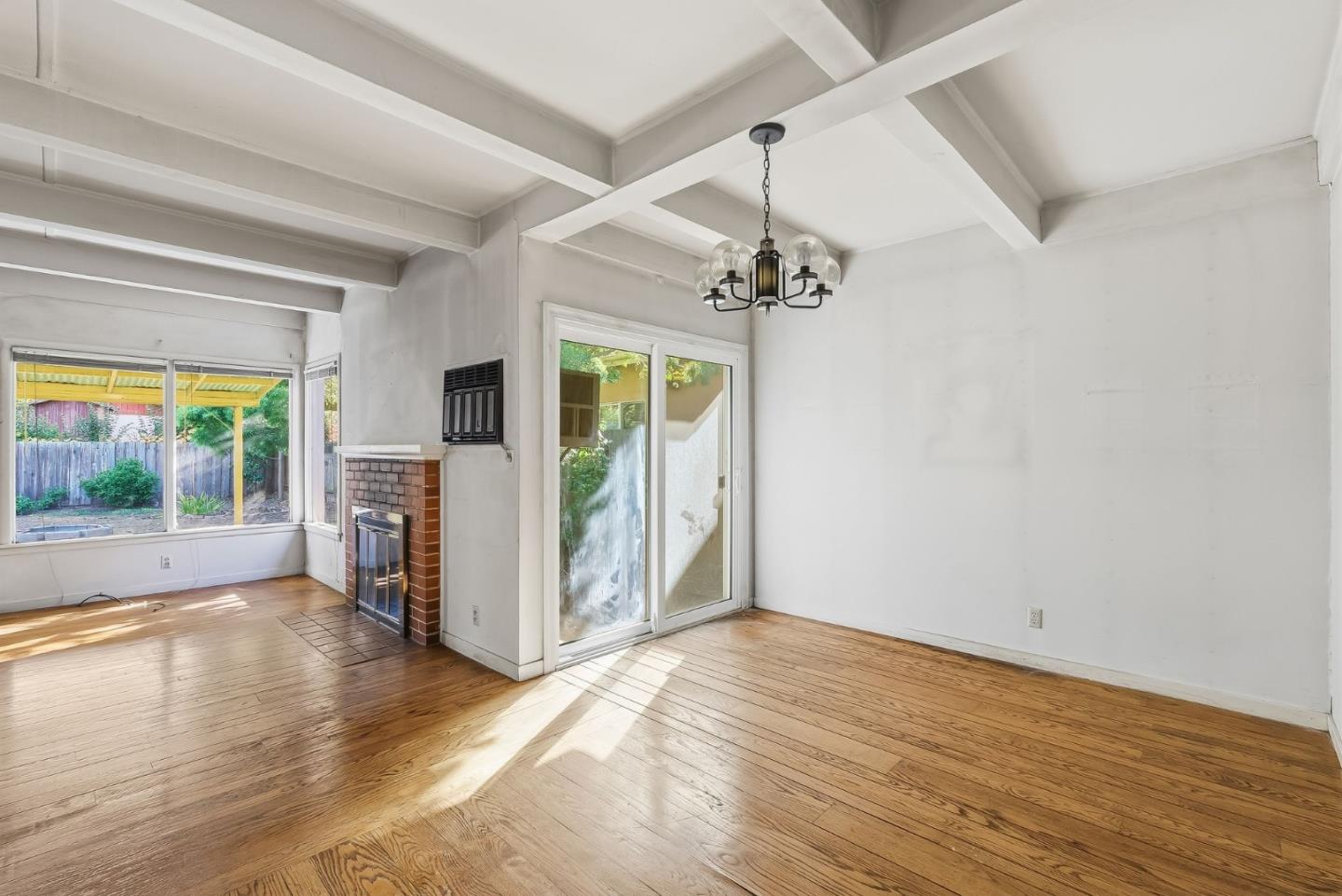 Detail Gallery Image 12 of 30 For 80 Watkins Ave, Atherton,  CA 94027 - 3 Beds | 2 Baths