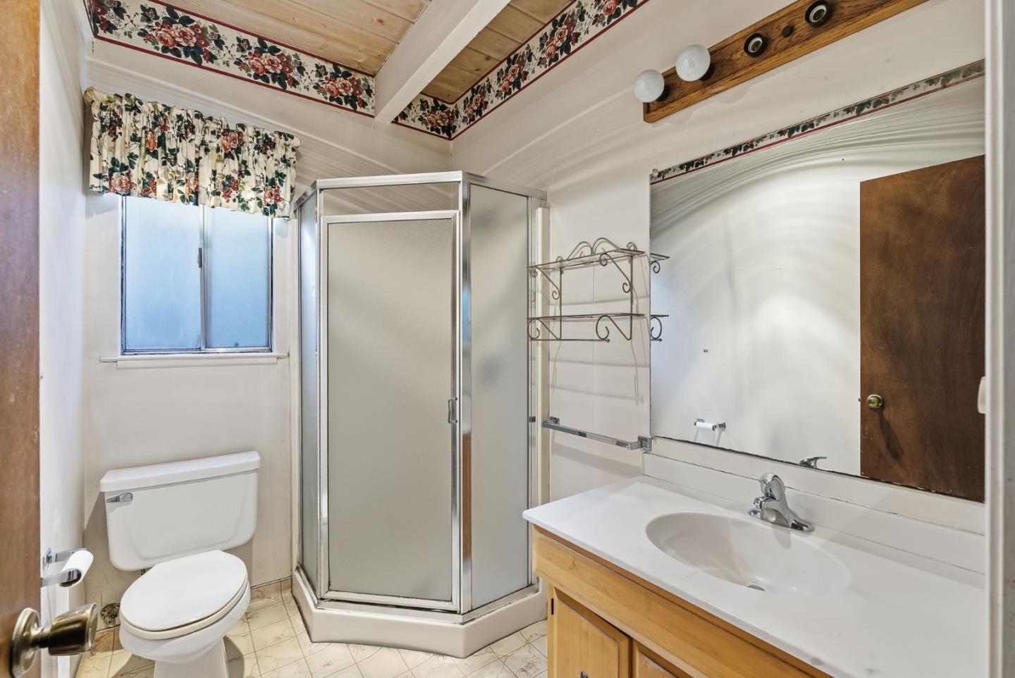 Detail Gallery Image 16 of 30 For 80 Watkins Ave, Atherton,  CA 94027 - 3 Beds | 2 Baths