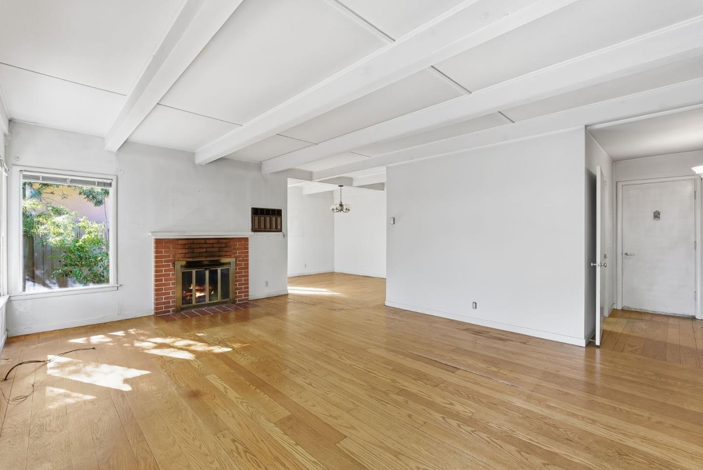 Detail Gallery Image 8 of 30 For 80 Watkins Ave, Atherton,  CA 94027 - 3 Beds | 2 Baths