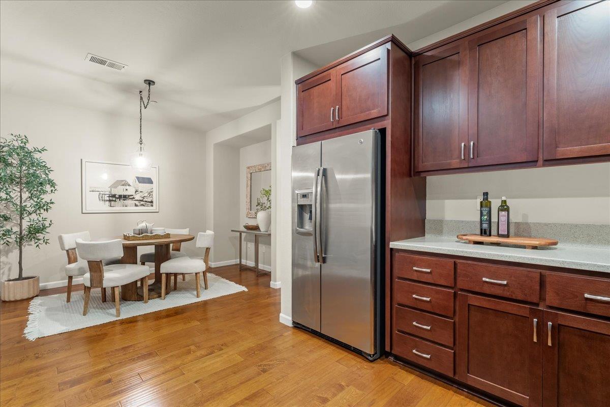 Detail Gallery Image 12 of 48 For 1376 Mckinley Ct, San Jose,  CA 95126 - 3 Beds | 2/1 Baths