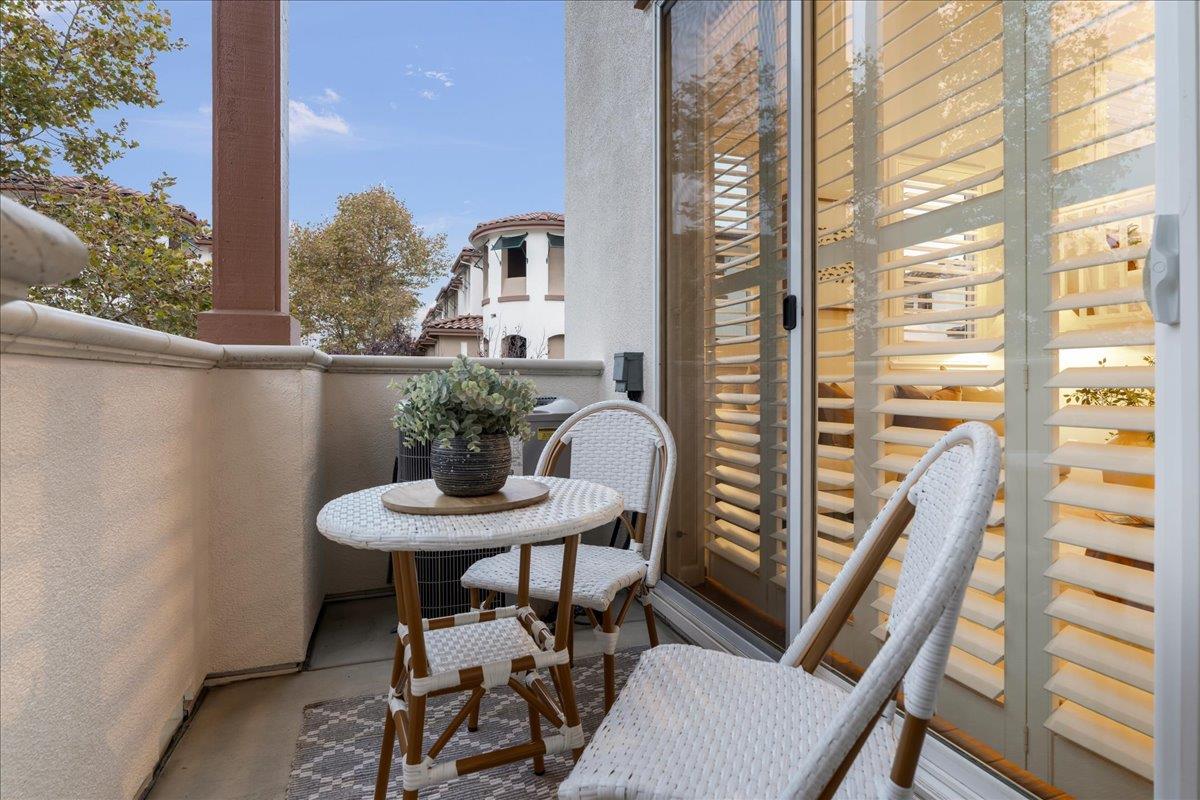 Detail Gallery Image 2 of 48 For 1376 Mckinley Ct, San Jose,  CA 95126 - 3 Beds | 2/1 Baths