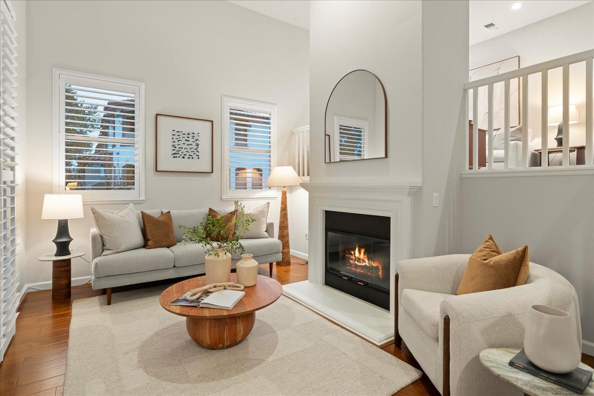 Detail Gallery Image 4 of 48 For 1376 Mckinley Ct, San Jose,  CA 95126 - 3 Beds | 2/1 Baths