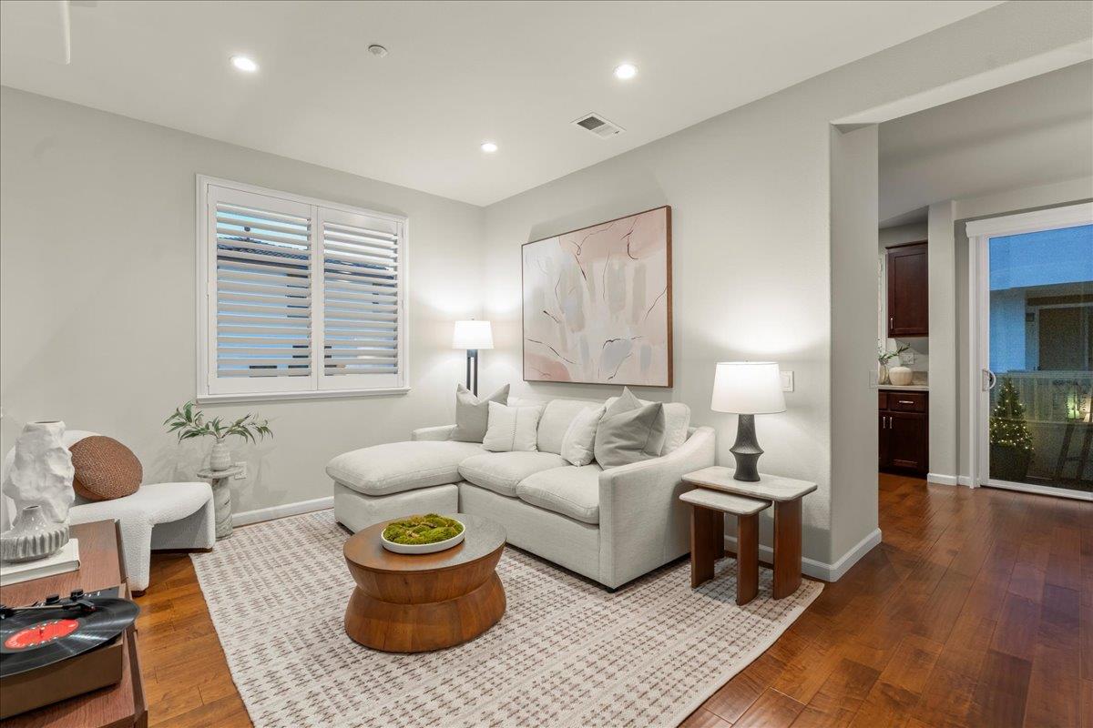 Detail Gallery Image 7 of 48 For 1376 Mckinley Ct, San Jose,  CA 95126 - 3 Beds | 2/1 Baths