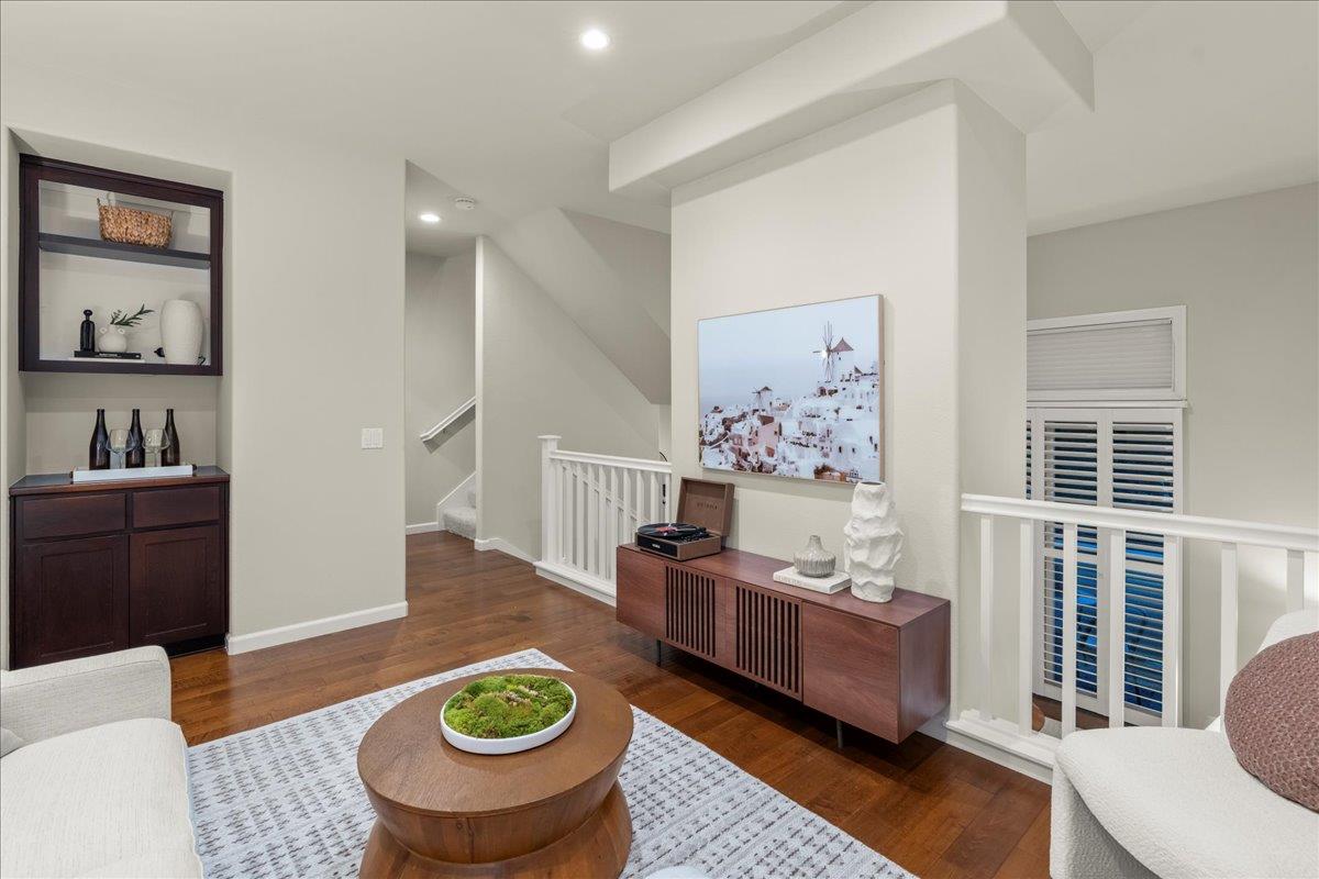 Detail Gallery Image 8 of 48 For 1376 Mckinley Ct, San Jose,  CA 95126 - 3 Beds | 2/1 Baths