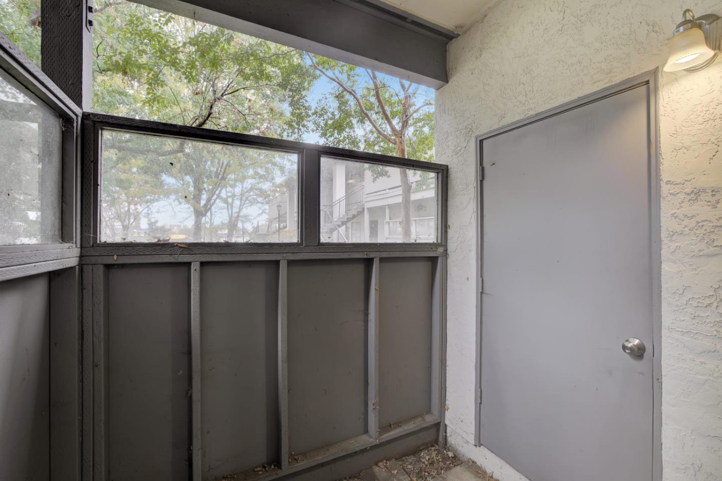 Detail Gallery Image 12 of 15 For 413 Kenbrook Cir, San Jose,  CA 95111 - 2 Beds | 2 Baths