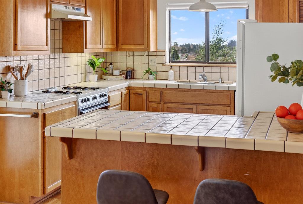 Detail Gallery Image 22 of 55 For 118 Las Ondas Ct, Santa Cruz,  CA 95060 - 3 Beds | 2 Baths