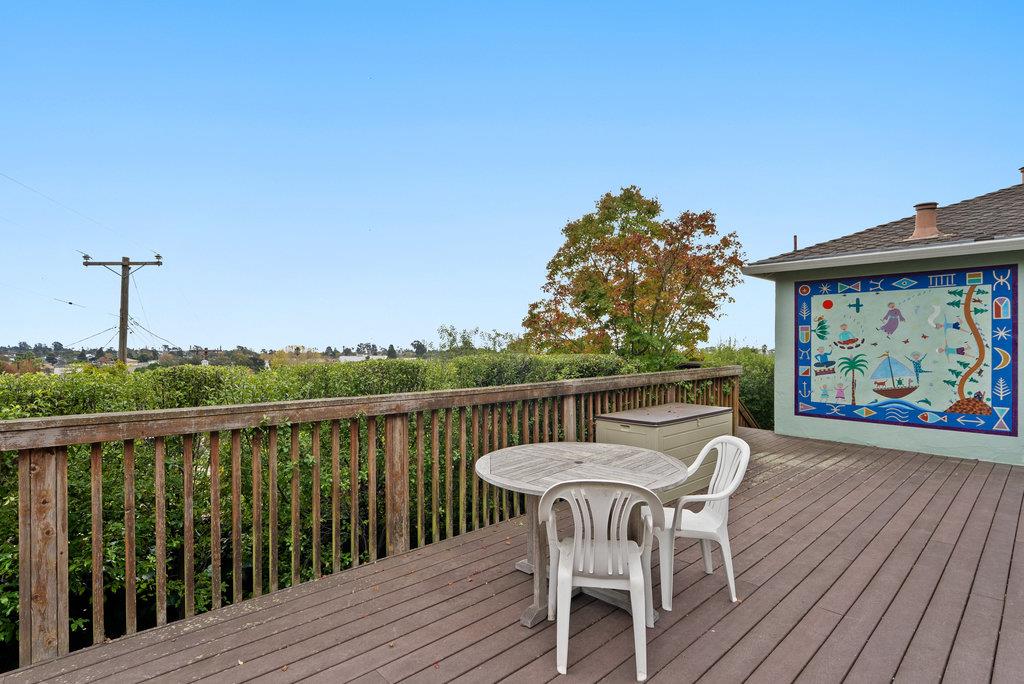 Detail Gallery Image 25 of 55 For 118 Las Ondas Ct, Santa Cruz,  CA 95060 - 3 Beds | 2 Baths