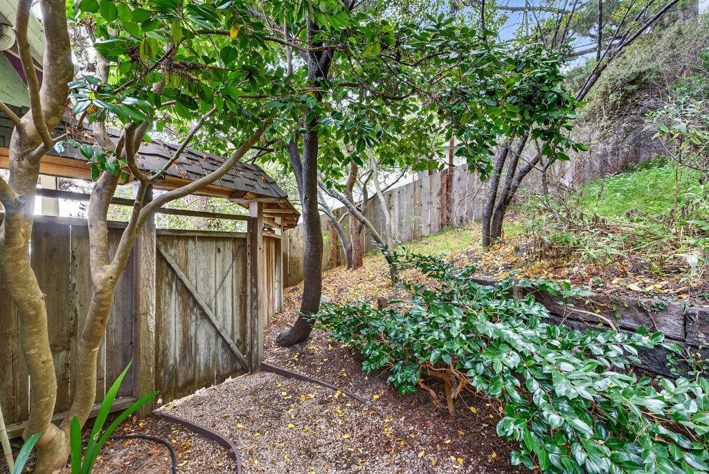 Detail Gallery Image 42 of 55 For 118 Las Ondas Ct, Santa Cruz,  CA 95060 - 3 Beds | 2 Baths