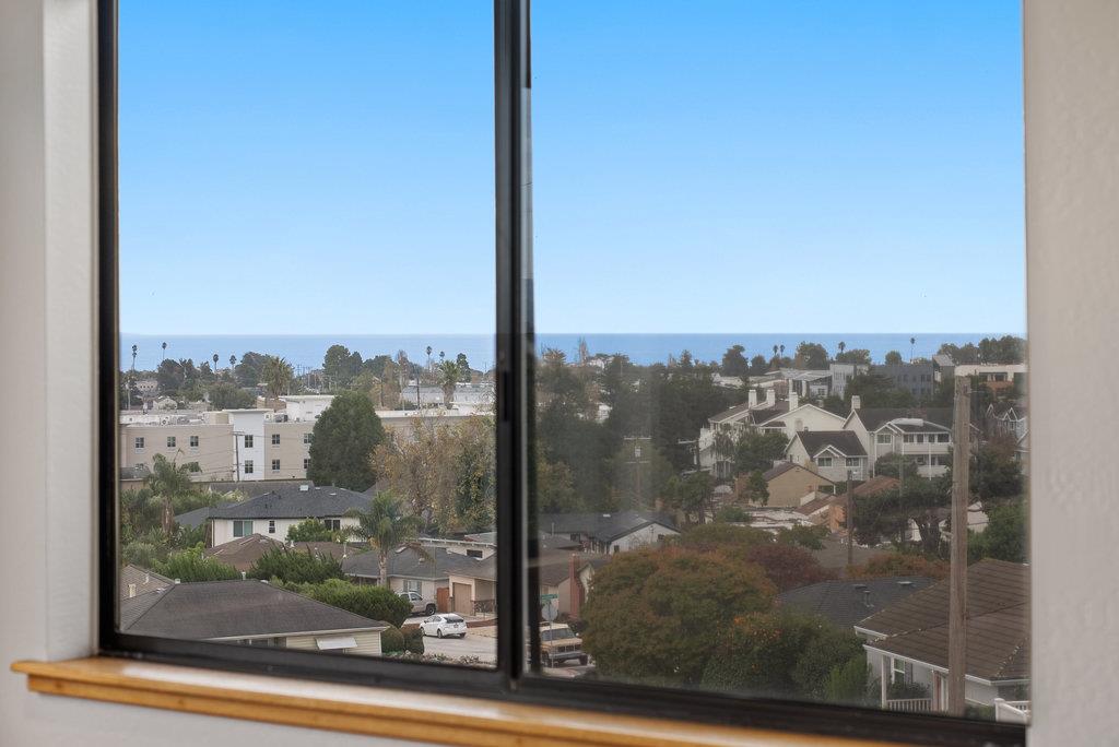 Detail Gallery Image 5 of 55 For 118 Las Ondas Ct, Santa Cruz,  CA 95060 - 3 Beds | 2 Baths