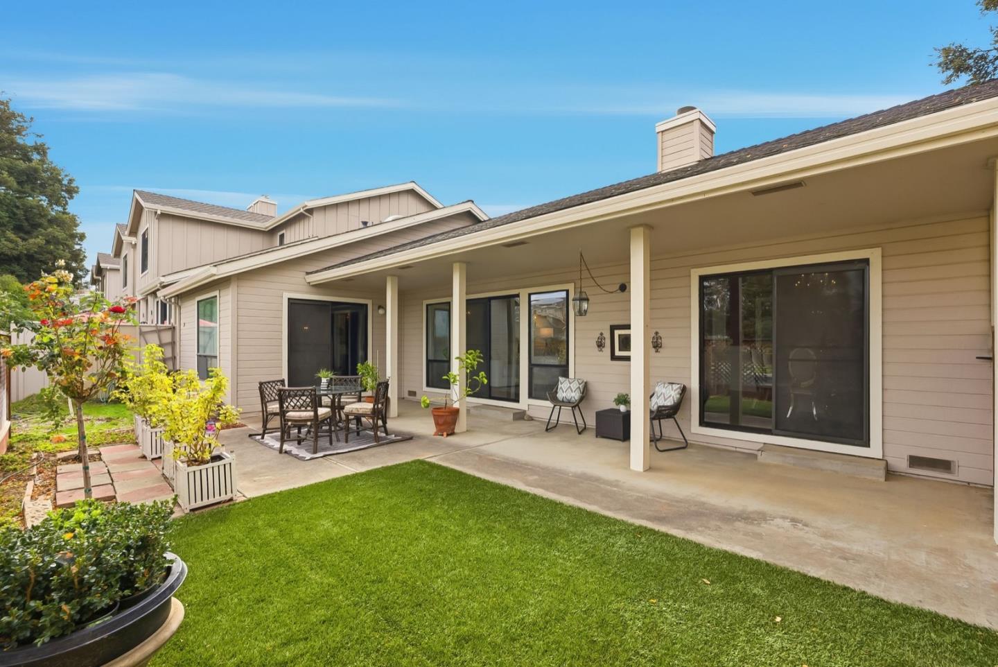 Detail Gallery Image 6 of 25 For 660 Helen Dr, Hollister,  CA 95023 - 2 Beds | 2 Baths