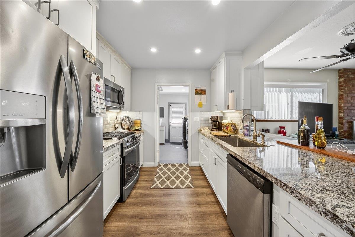 Detail Gallery Image 10 of 35 For 221 Tapadero St, Salinas,  CA 93906 - 3 Beds | 2 Baths