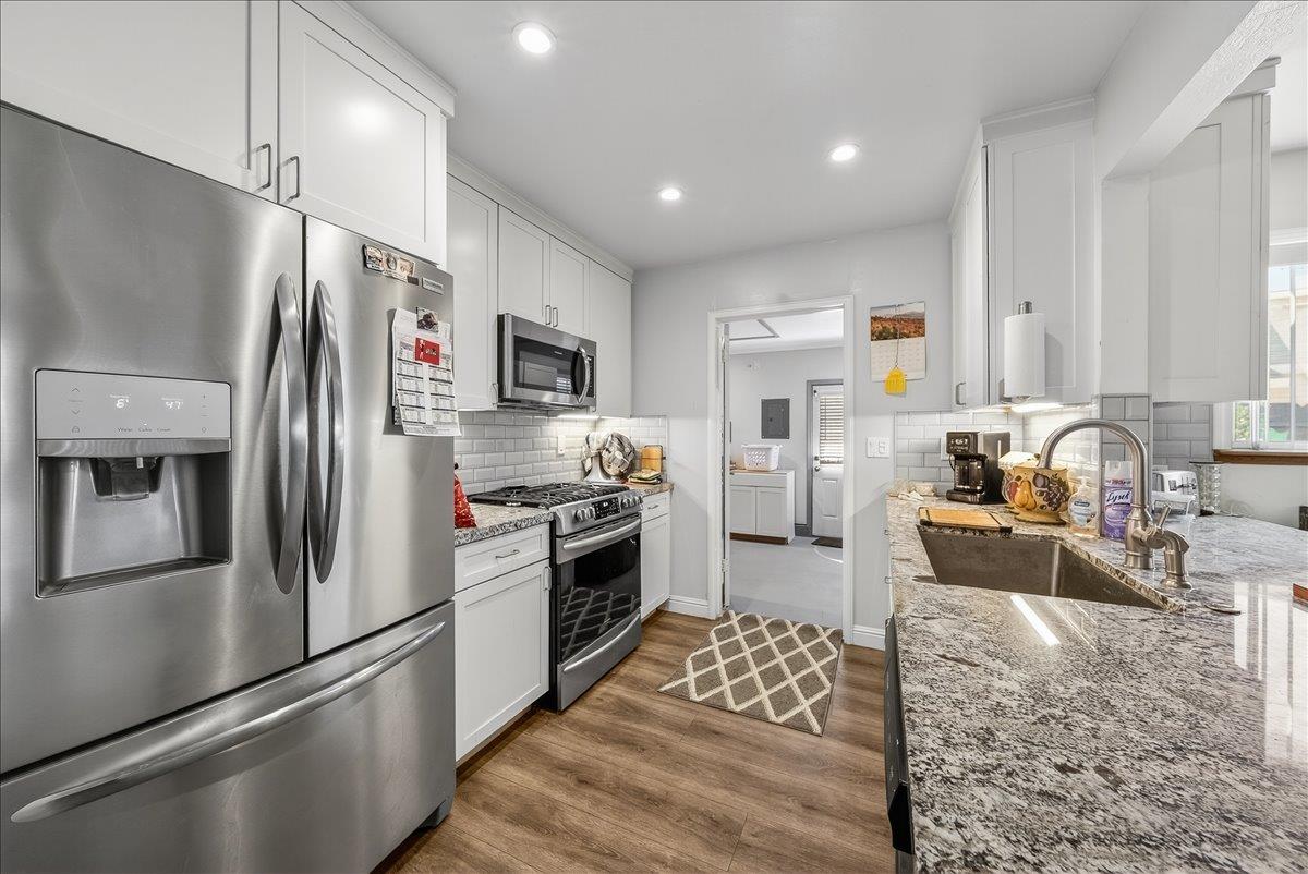 Detail Gallery Image 11 of 35 For 221 Tapadero St, Salinas,  CA 93906 - 3 Beds | 2 Baths