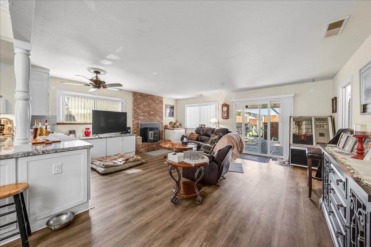 Detail Gallery Image 13 of 35 For 221 Tapadero St, Salinas,  CA 93906 - 3 Beds | 2 Baths