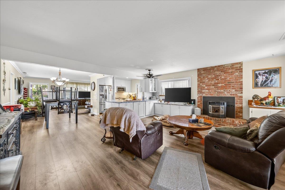 Detail Gallery Image 14 of 35 For 221 Tapadero St, Salinas,  CA 93906 - 3 Beds | 2 Baths