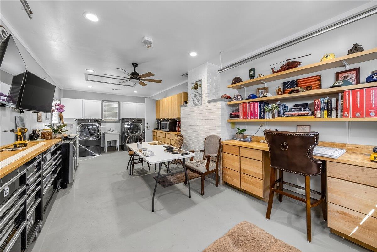 Detail Gallery Image 17 of 35 For 221 Tapadero St, Salinas,  CA 93906 - 3 Beds | 2 Baths