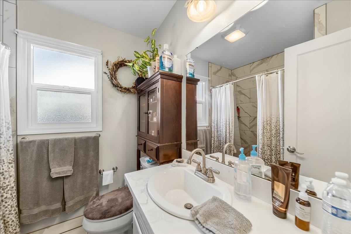 Detail Gallery Image 25 of 35 For 221 Tapadero St, Salinas,  CA 93906 - 3 Beds | 2 Baths