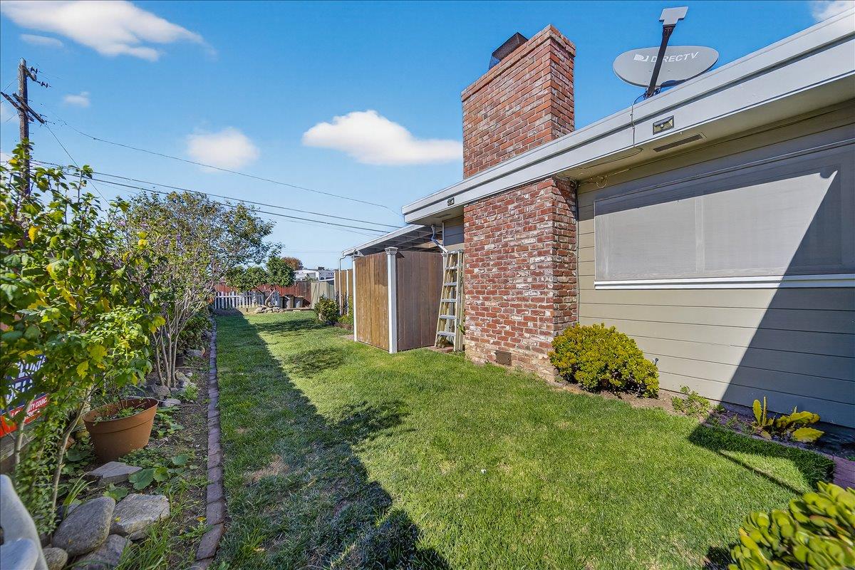 Detail Gallery Image 34 of 35 For 221 Tapadero St, Salinas,  CA 93906 - 3 Beds | 2 Baths