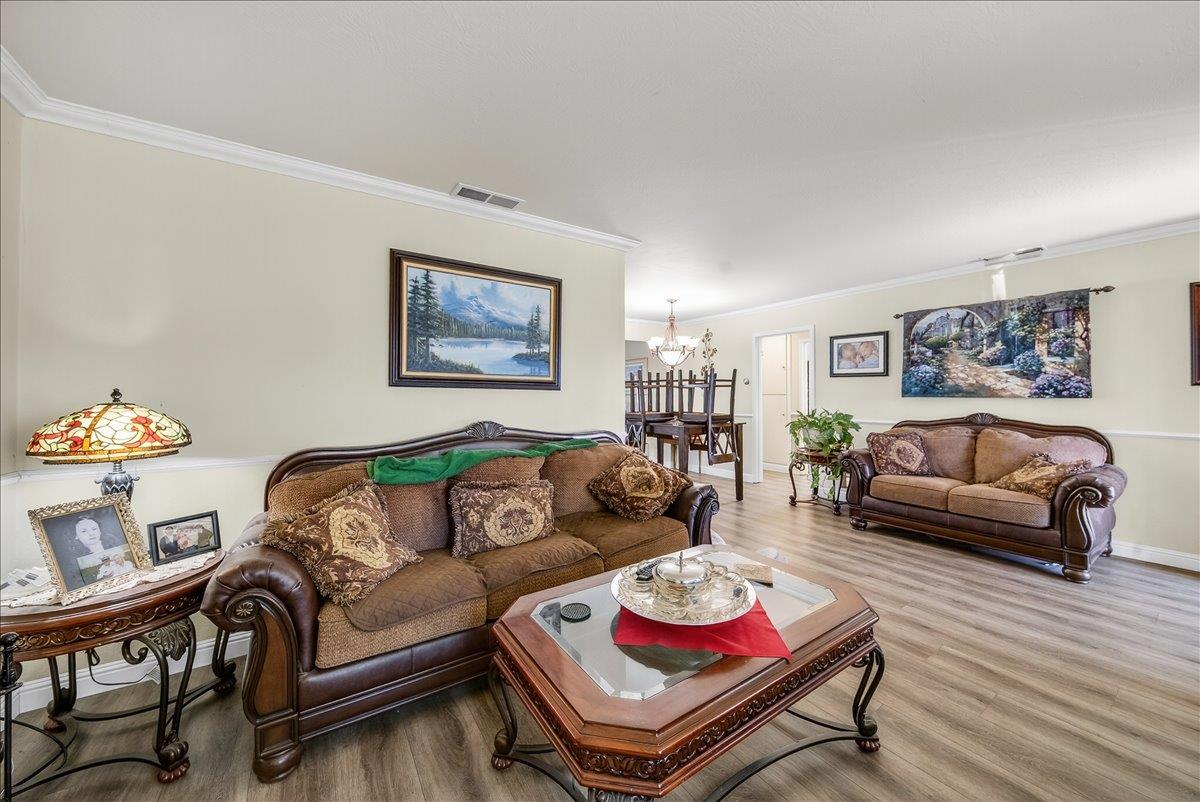 Detail Gallery Image 9 of 35 For 221 Tapadero St, Salinas,  CA 93906 - 3 Beds | 2 Baths