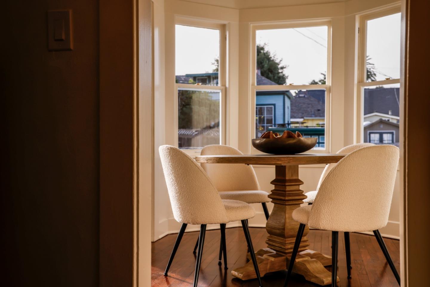 Detail Gallery Image 10 of 31 For 139 Carmel Ave, Pacific Grove,  CA 93950 - 1 Beds | 1 Baths