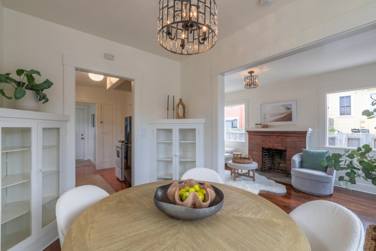 Detail Gallery Image 12 of 31 For 139 Carmel Ave, Pacific Grove,  CA 93950 - 1 Beds | 1 Baths