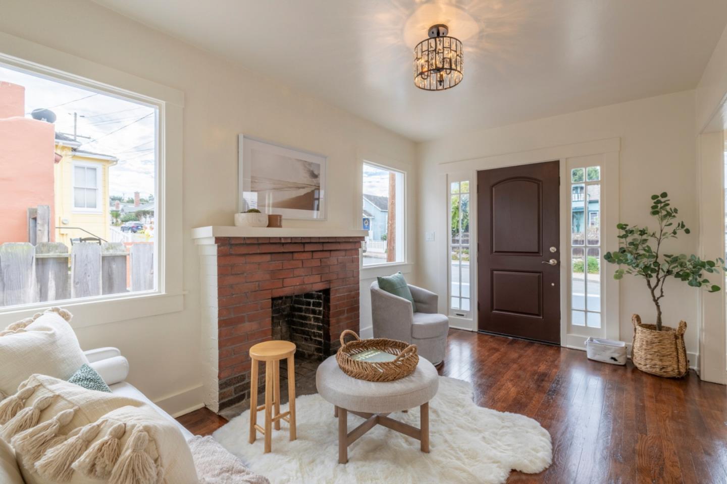 Detail Gallery Image 14 of 31 For 139 Carmel Ave, Pacific Grove,  CA 93950 - 1 Beds | 1 Baths