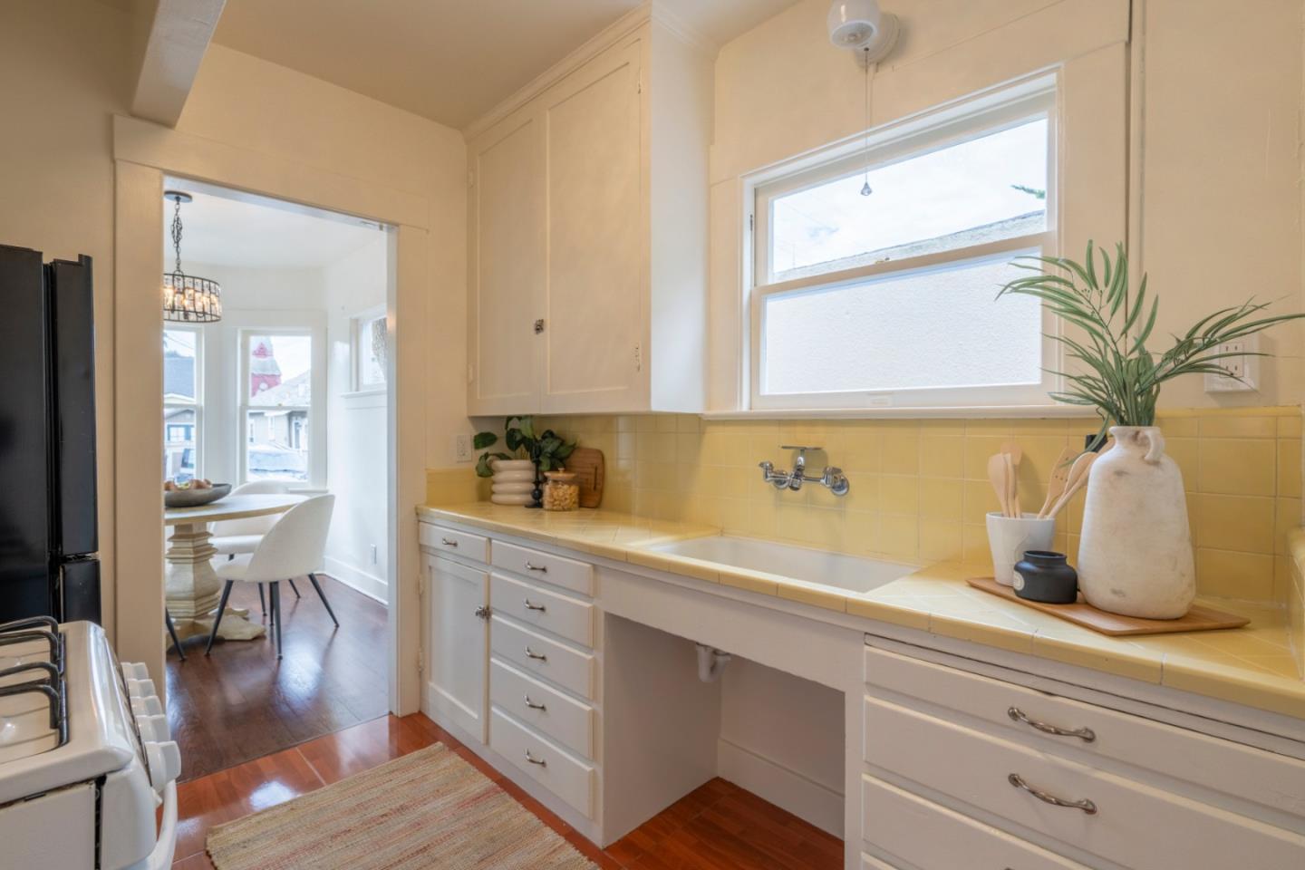 Detail Gallery Image 15 of 31 For 139 Carmel Ave, Pacific Grove,  CA 93950 - 1 Beds | 1 Baths