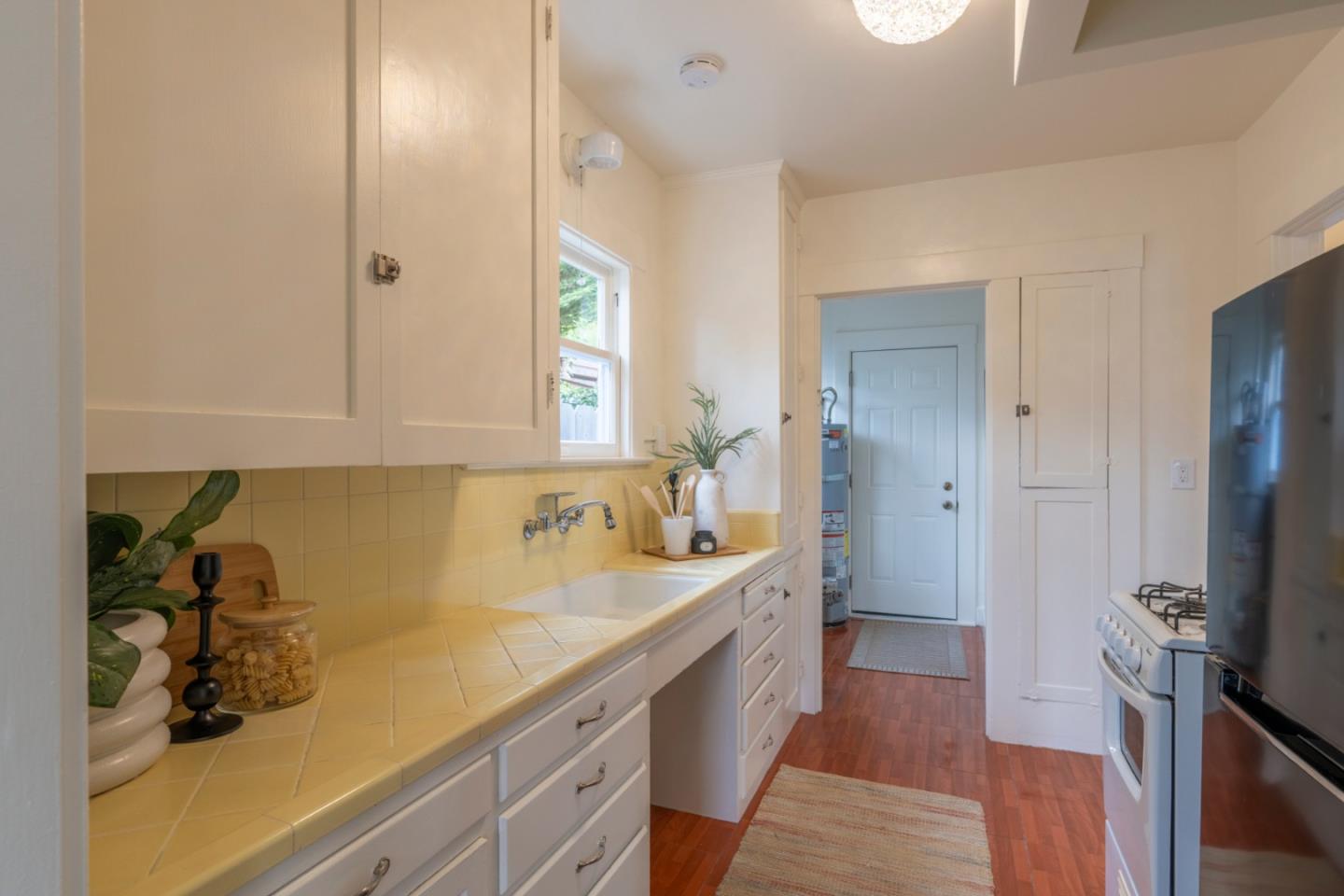 Detail Gallery Image 17 of 31 For 139 Carmel Ave, Pacific Grove,  CA 93950 - 1 Beds | 1 Baths