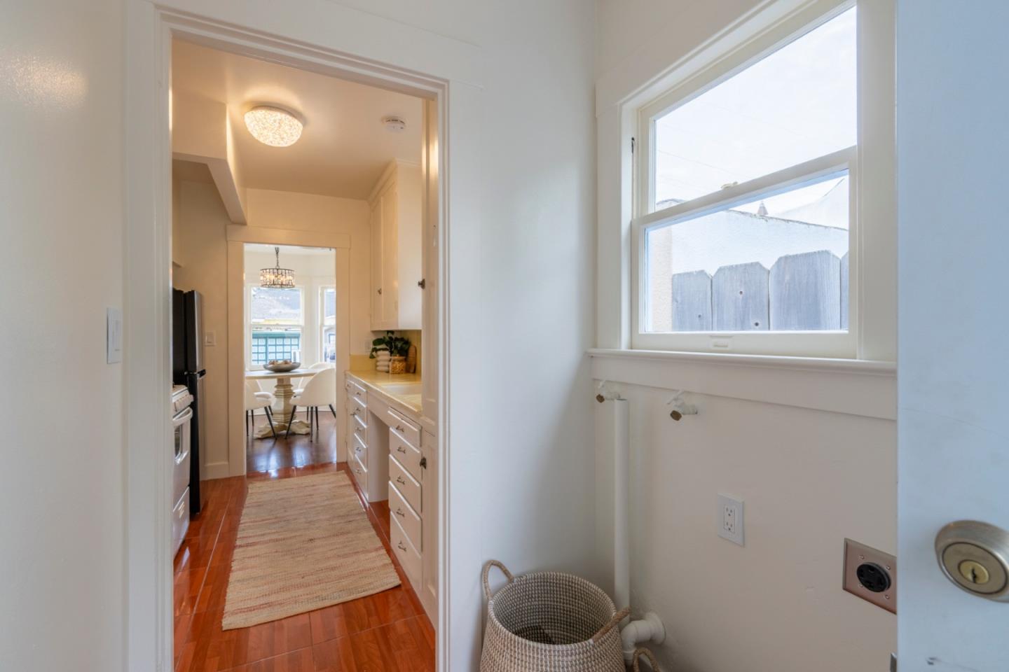 Detail Gallery Image 19 of 31 For 139 Carmel Ave, Pacific Grove,  CA 93950 - 1 Beds | 1 Baths