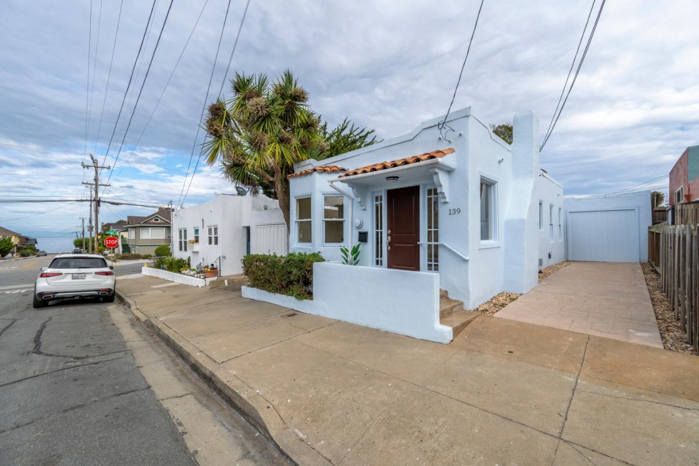 Detail Gallery Image 4 of 31 For 139 Carmel Ave, Pacific Grove,  CA 93950 - 1 Beds | 1 Baths