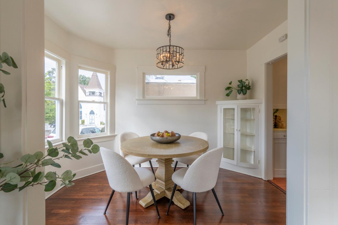 Detail Gallery Image 8 of 31 For 139 Carmel Ave, Pacific Grove,  CA 93950 - 1 Beds | 1 Baths